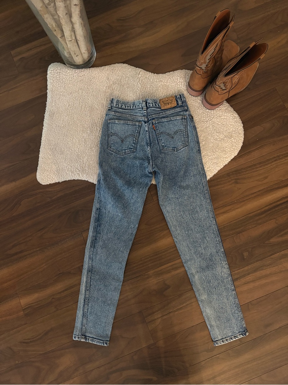 Classic High-Rise Light Blue Women’s Jeans - Picture 4 of 4